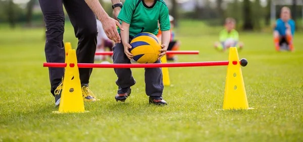 赌场心理学：解析“中奖后的挥霍行为”本质上是对博彩痛苦的补偿。（赌场心理学：中奖后挥霍，实为对博彩痛苦的心理补偿）
